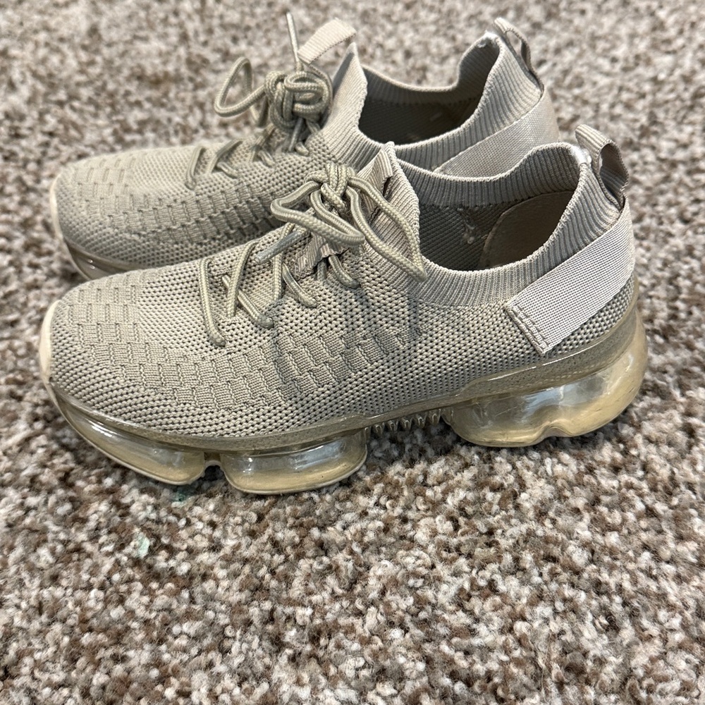 Kid’s Stylish Beige Knit Sneakers